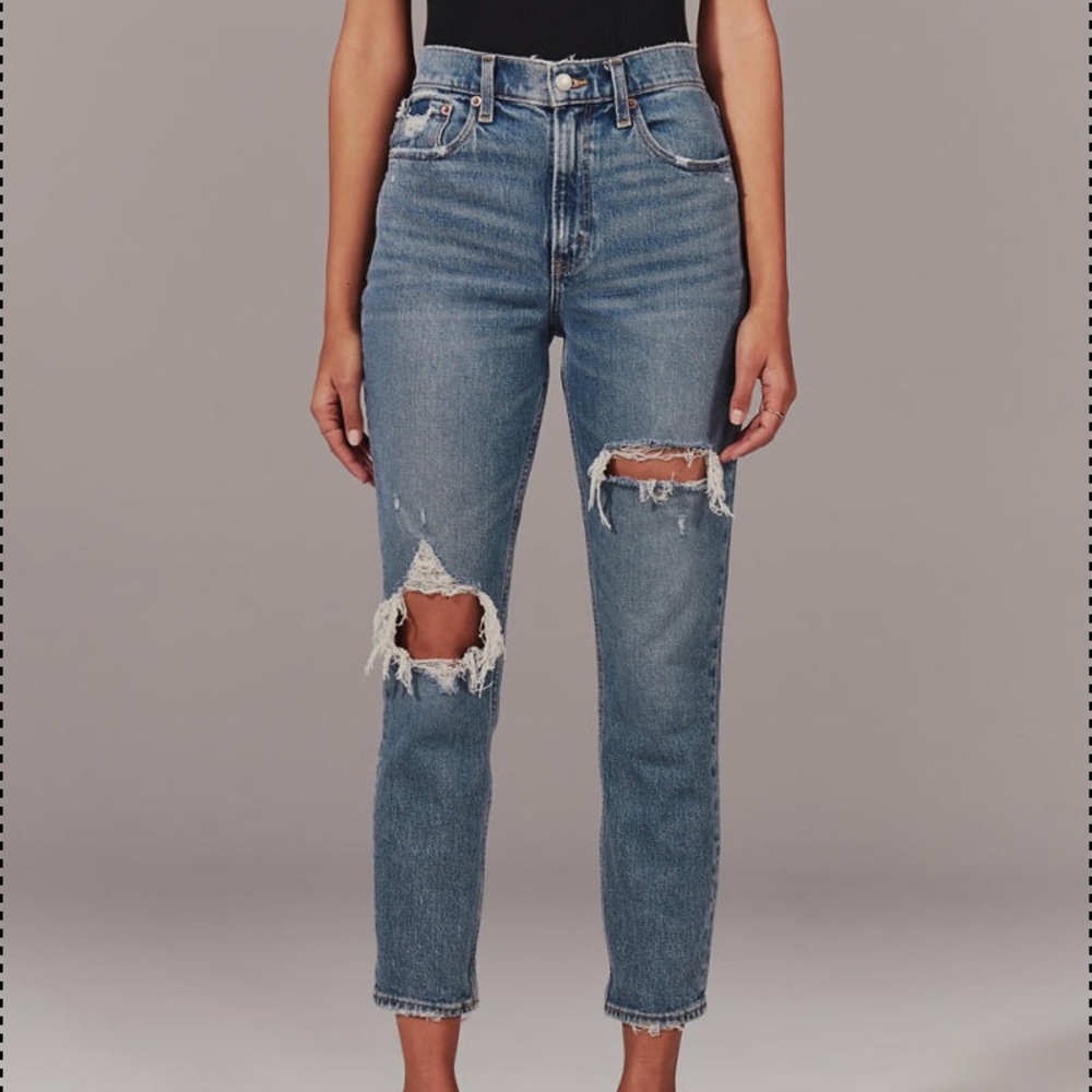 NWT High Waist Mom Jeans